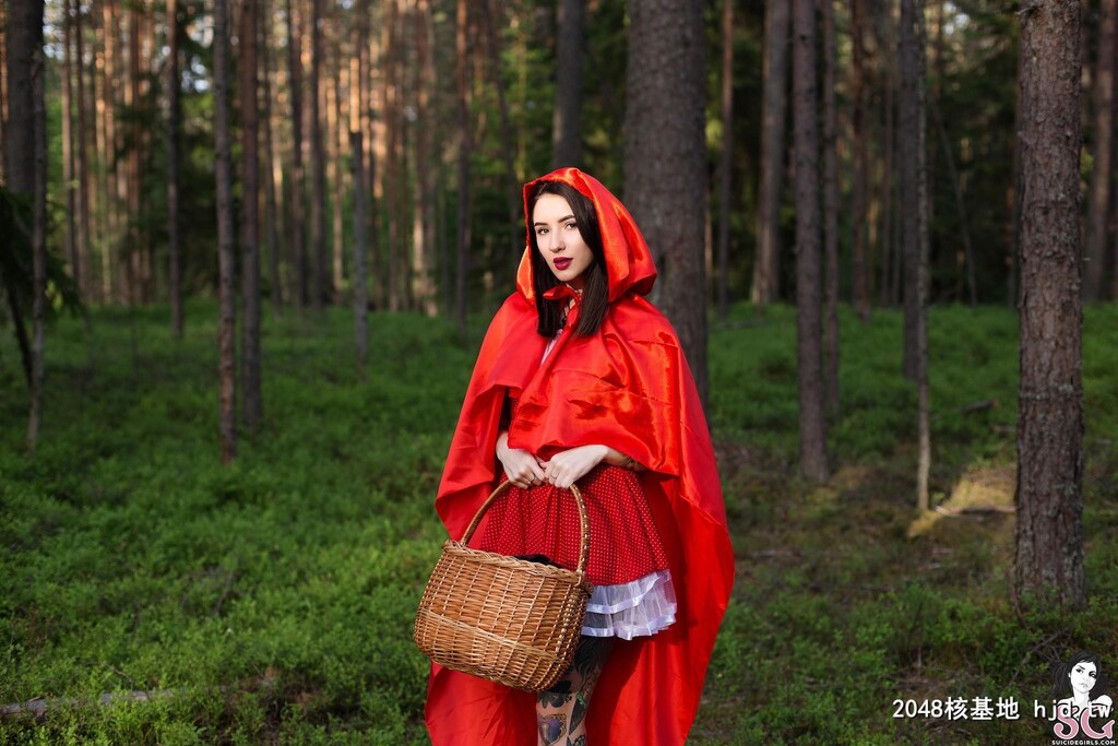 [SuicideGirls]NastyAveter-LittleRedRidingHood-[42P]第0页 作者:Publisher 帖子ID:60201 TAG:欧美图片,歐美激情,2048核基地